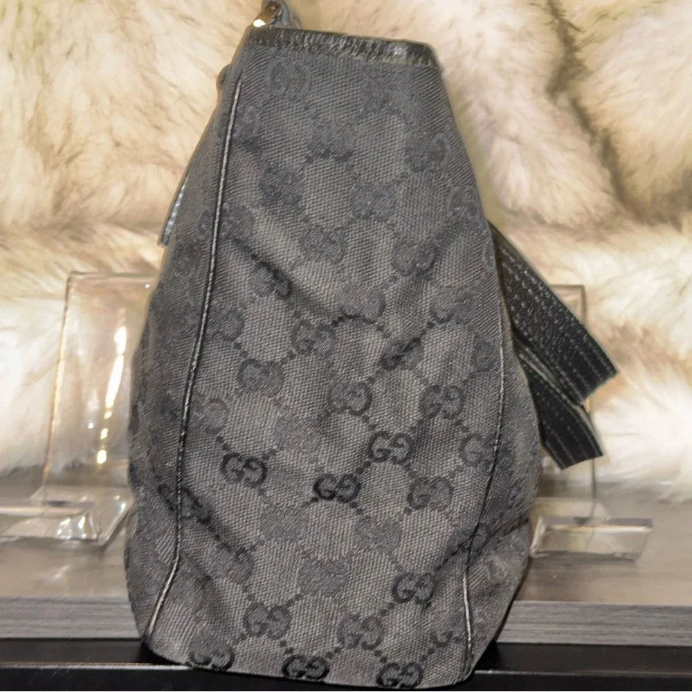 GUCCI BUNDLE Pre-Loved Black Tote + Matching Wallet ๐ - Picture 7 of 16